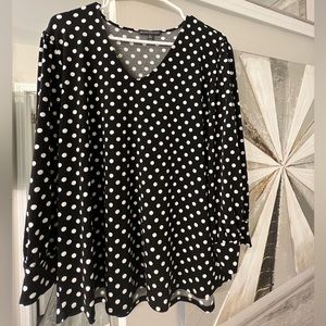 Adrianna Pappell Top - Black/White, Like New, Women’s XL.